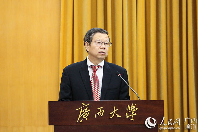 刘正东在国际投资贸易与广西自贸区法制建设国际研讨会上的致辞来自世界各地的国际投资贸易法研究专家们汇聚谈球吧最新版本下载，围绕中国（广西）自由贸易试验区建设需要，共同探讨国际经贸投资合作中的法律风险及解决之道，我表示诚挚的欢迎和衷心的感谢【详细】 